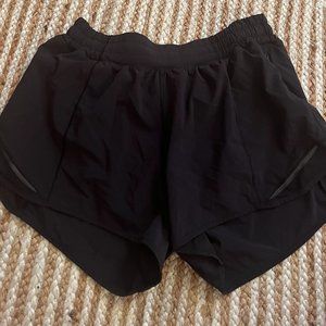 Lululemon Hotty Hot Shorts 4 inch, Size 8- Black